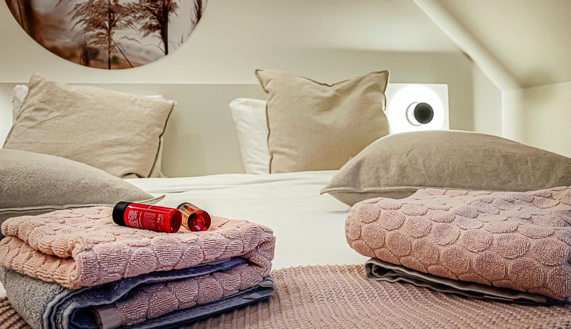 Bij Boon Bed & Breakfast Peize Bagian luar foto